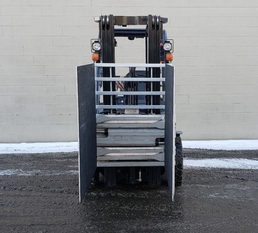 Toytoa 8FGU25 Forklift - Clamp - Front View