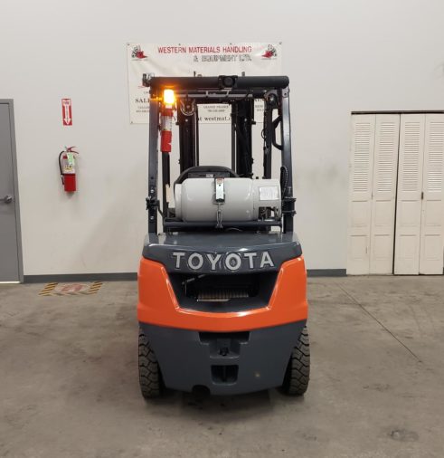 New Toyota Pneumatic 8FGU25 Forklift - Back