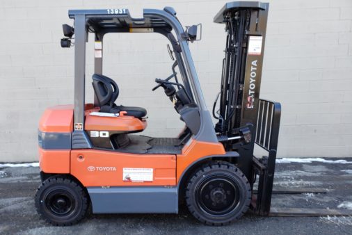 Used Toyota 7FB30 Electric Pneumatic Forklift- Right Side