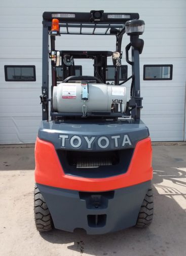New Toyota 8FGU25 Pneumatic Forklift - Back