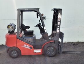 New Heli CPYD25-KU1H Pneumatic Forklift - Right Side
