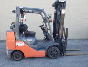 Used Equipment: 2015 TOYOTA 8FGCU30