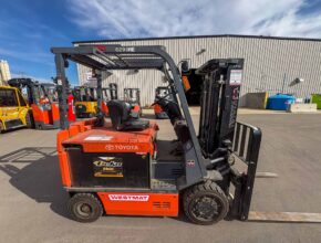 Used TOYOTA Electric Forklift 7FBCU35 for sale Calgary Alberta Western Materials Handling WestMat