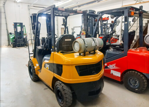Used 2015 CATERPILLAR GP30N for sale from Alberta Western Materials Handling in Alberta. WestMat is a Toyota Dealer for Forklifts in Calgary, Edmonton, Red Deer, Grand Prairie, Lethbridge and Medicine Hat