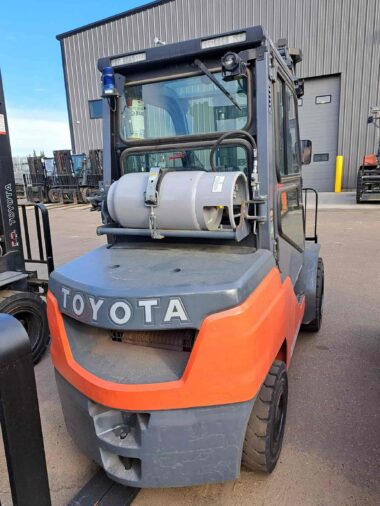 Used Toyota 8FGU32 Forklift for Sale from Western Materials Handling and Equipment in Calgary Alberta Canada