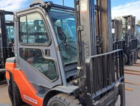 Used Toyota 8FGU32 Forklift for Sale from Western Materials Handling and Equipment in Calgary Alberta Canada